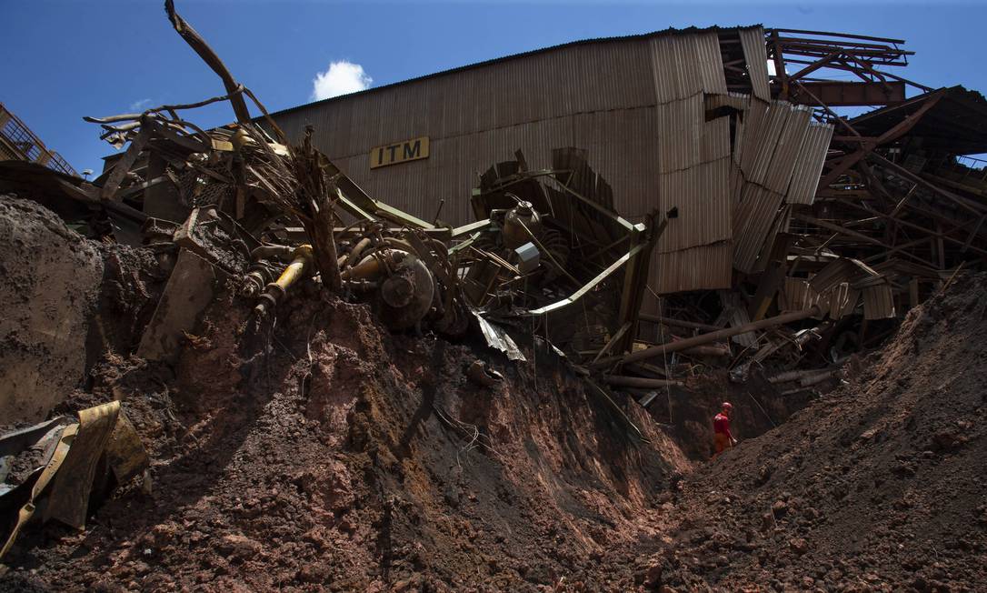 Rompimento da barragem da Vale em Brumadinho deixou rastro de destruição há um ano; na foto, o que sobrou da primeira estrutura da mineradora a ser atingida Foto: Alexandre Cassiano / Agência O Globo