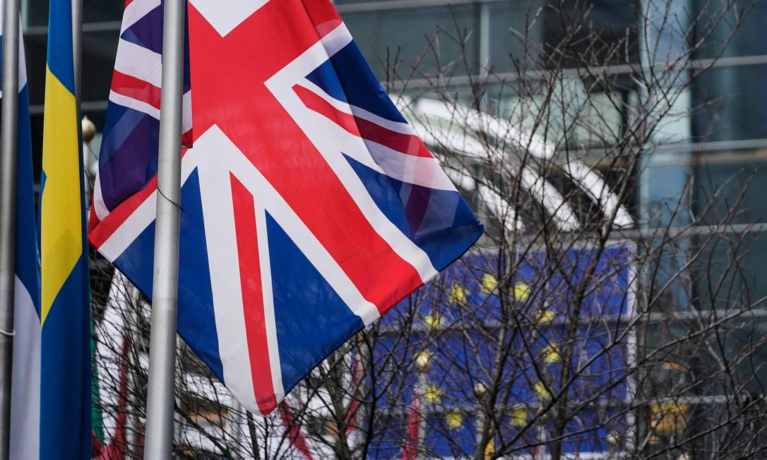 Londres deu sinais de que a saída da UE vai significar uma flexibilização nas regras vigentes Foto: KENZO TRIBOUILLARD / AFP