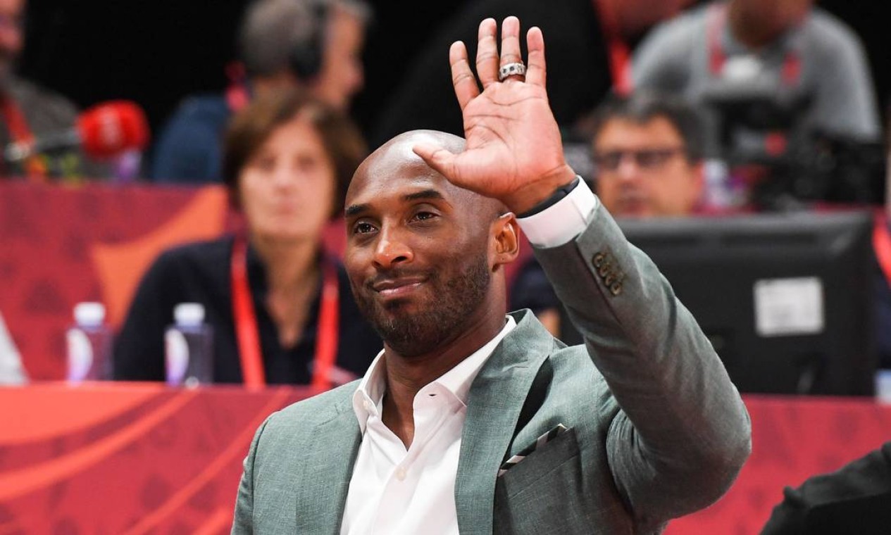 Kobe Bryant morre em queda de helicóptero - Superesportes