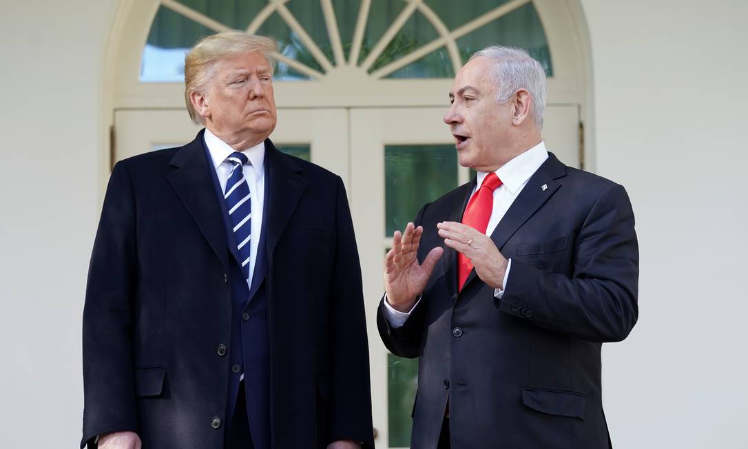 Presidente dos EUA, Donald Trump, e primeiro-ministro de Israel, Benjamin Netanyahu, na Casa Branca Foto: KEVIN LAMARQUE / REUTERS/27-01-2020