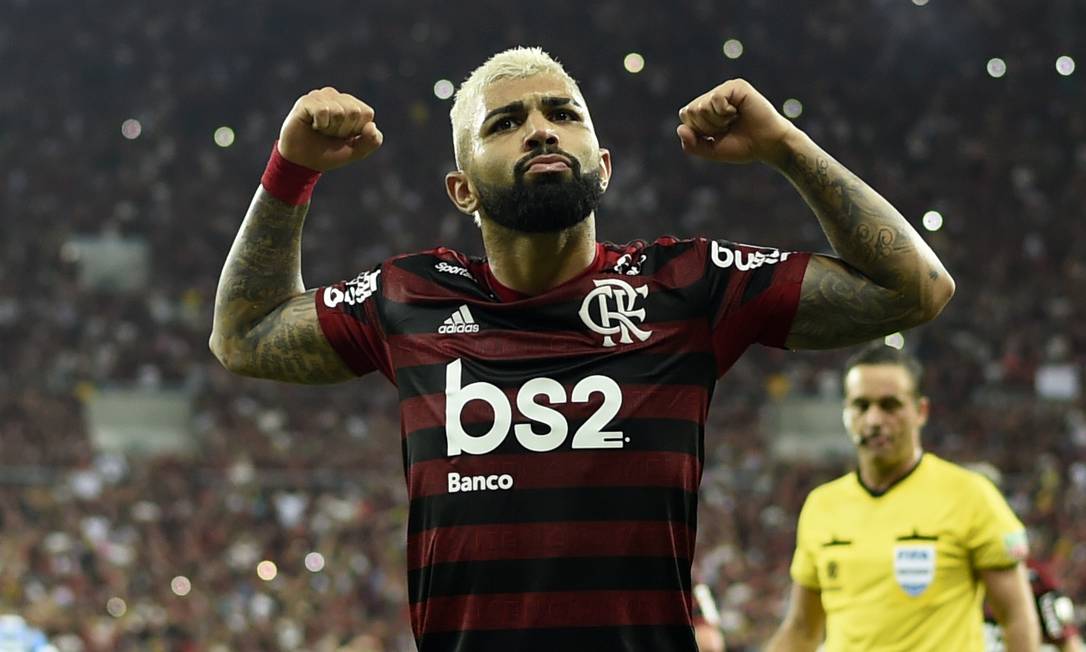 Gabigol completa 26 anos; veja alguns gols importantes do artilheiro