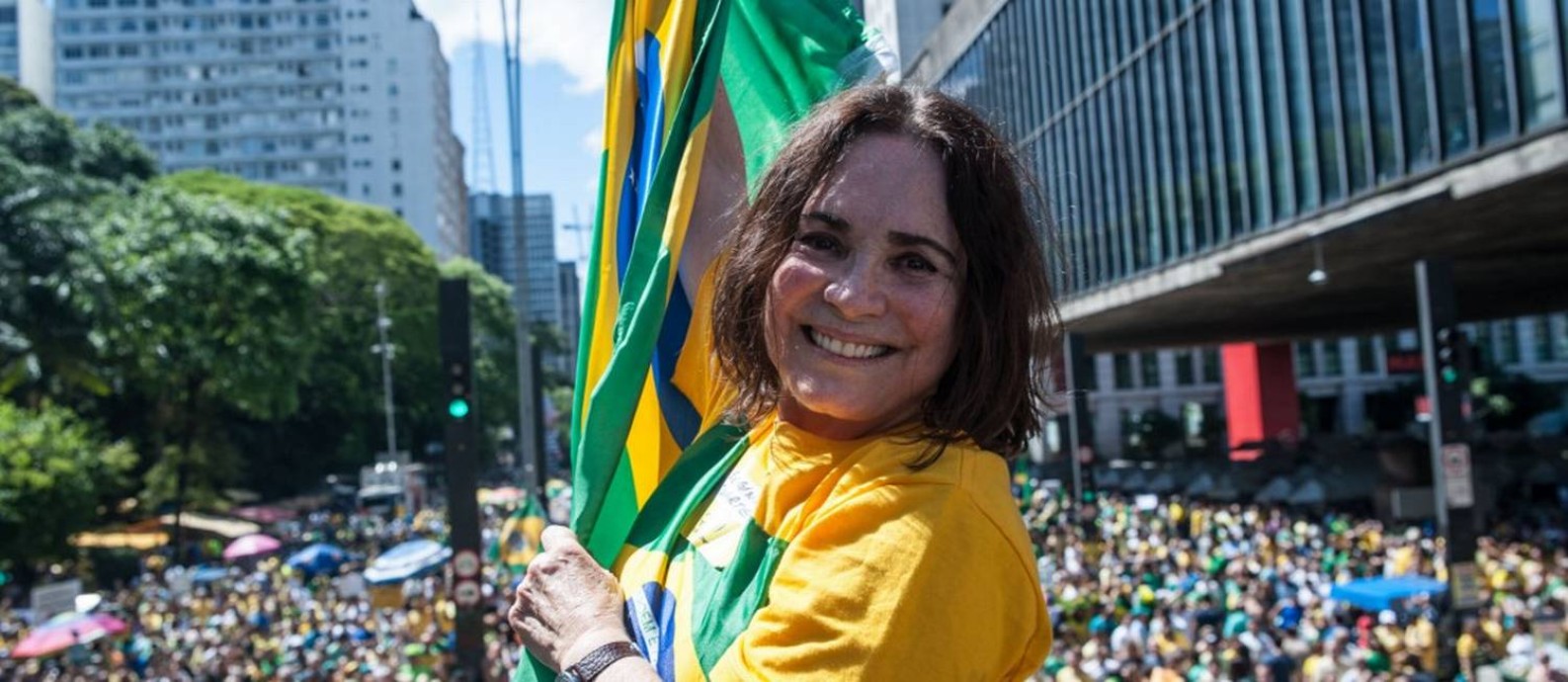A atriz Regina Duarte defende que Lei Rouanet não seja usada por 'artistas famosos' Foto: Rogério Gomes / Agência O Globo