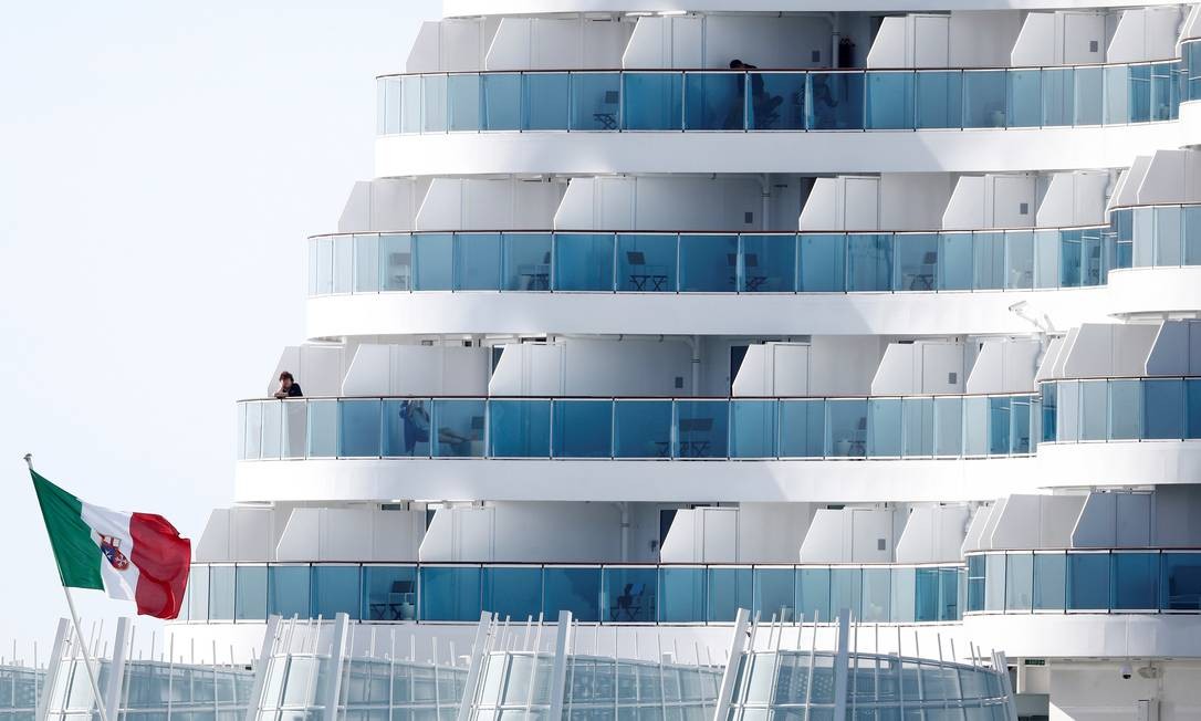 O navio de 182.700 toneladas conta com 2.612 cabines Foto: Guglielmo Mangiapane / Reuters