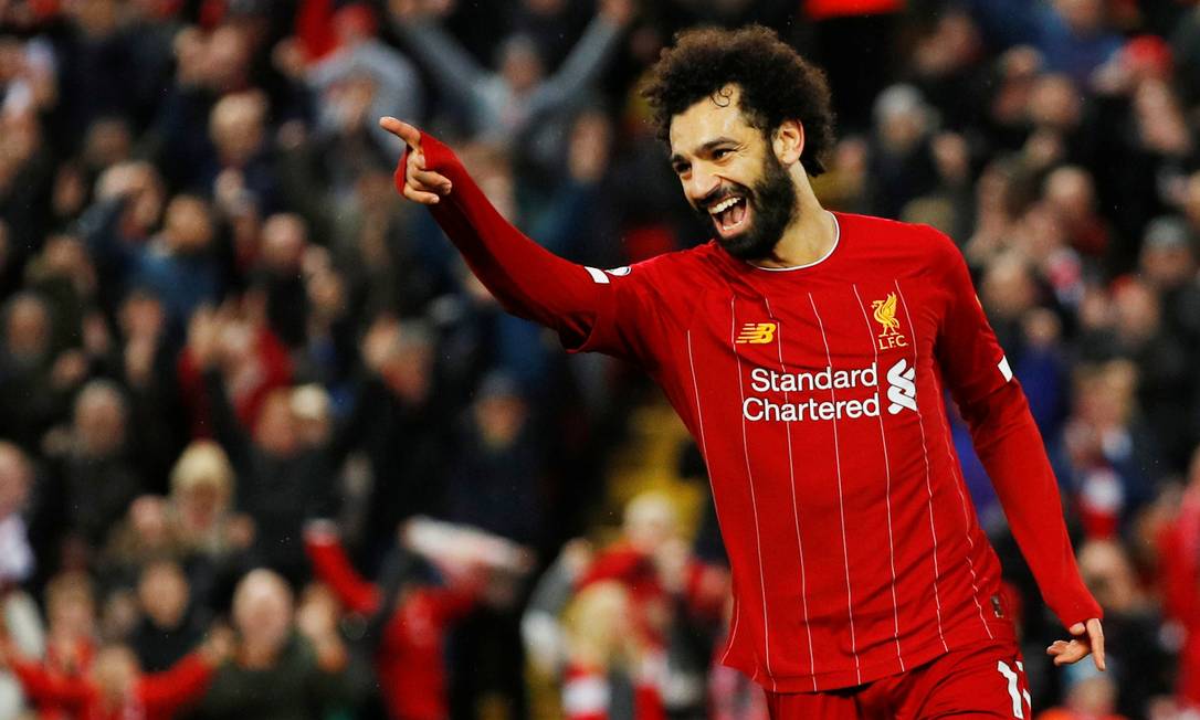 Salah diz que quer ficar no Liverpool, mas deixa futuro em aberto