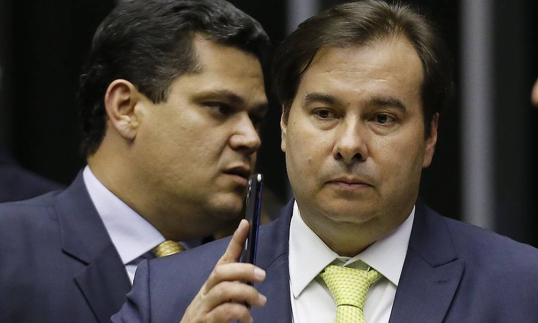 O presidente do Senado, Davi Alcolumbre, e o presidente da Câmara, Rodrigo Maia. Foto: Jorge William / Agência O Globo