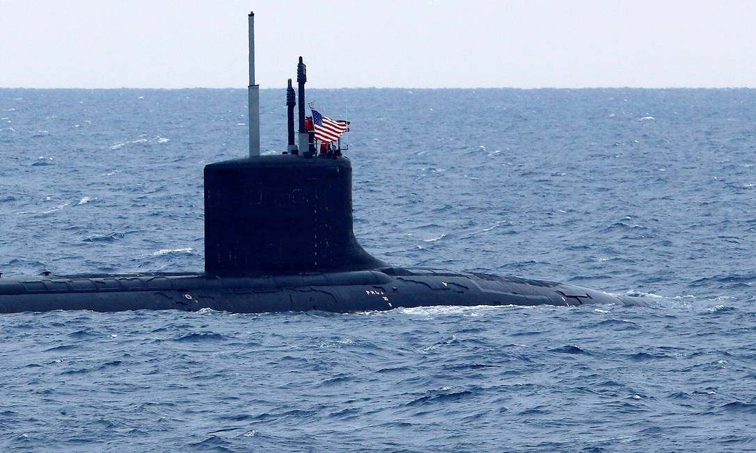 Submarino americano faz exercício de guerra no mar do Sul da Itália Foto: Antonio Parrinello / REUTERS/13-3-2017