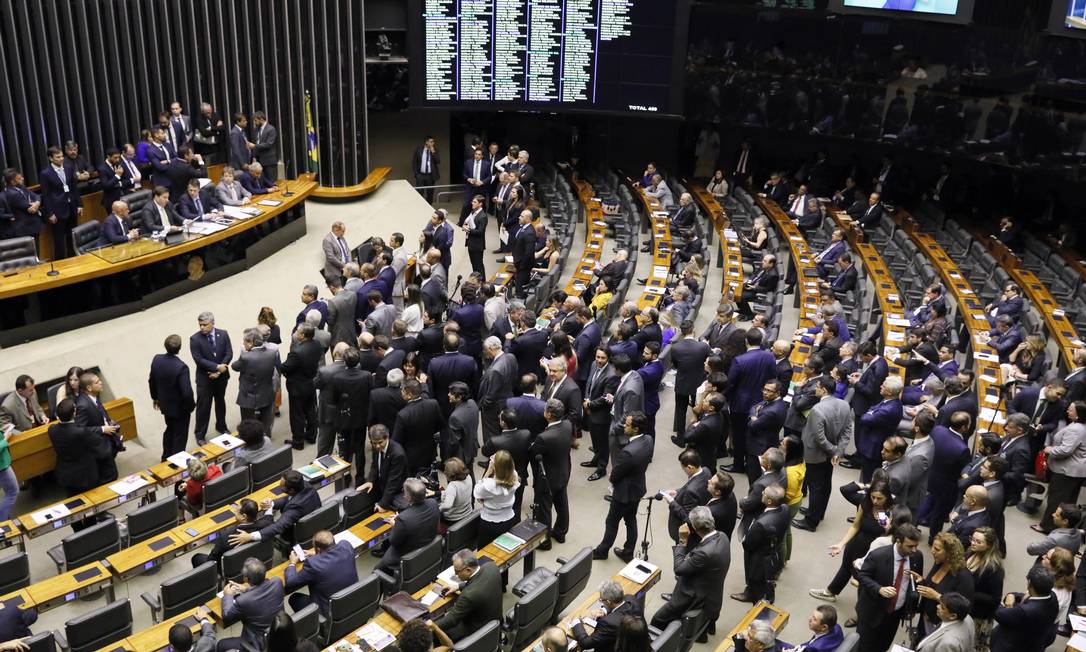 Plenário da Câmara dos Deputados durante sessão em que parlamentares votaram pelo fim do afastamento do deputado Wilson Santiago Foto: Divulgação