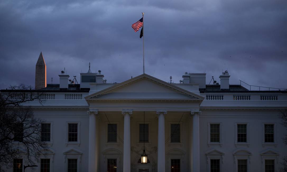 Vista da Casa Branca, um exemplo de estilo arquitetônico clássico, inspirado nas construções gregas e romanas Foto: SAMUEL CORUM / NYT