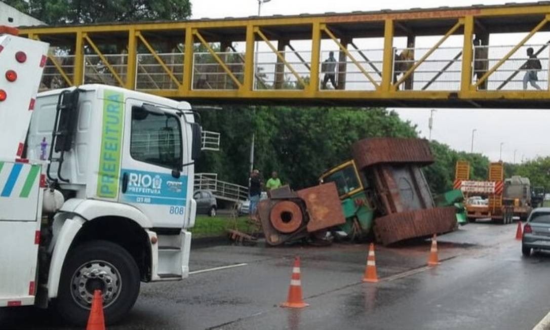 Acidente fecha a Ayrton Senna e causa nó no trânsito - Jornal O Globo