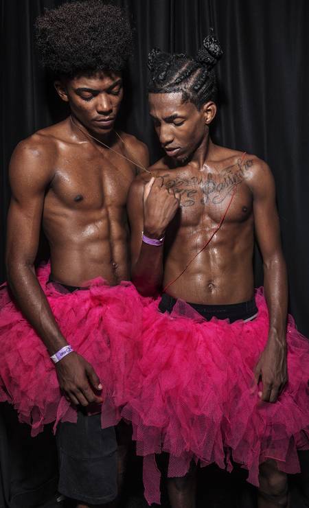 Jonathan "Negueba" Santos e Ronald Sheick, dançarinos de passinho na Lapa Foto: Divulgação/Vincent Rosenblatt / © Vincent Rosenblatt
