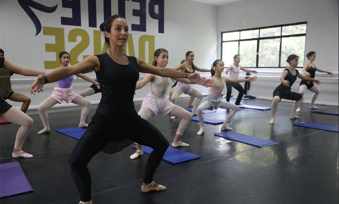 Moradora do Méier, Aninha Calderon cria método que une balé e malhação Foto: Pedro Teixeira / Agência O Globo