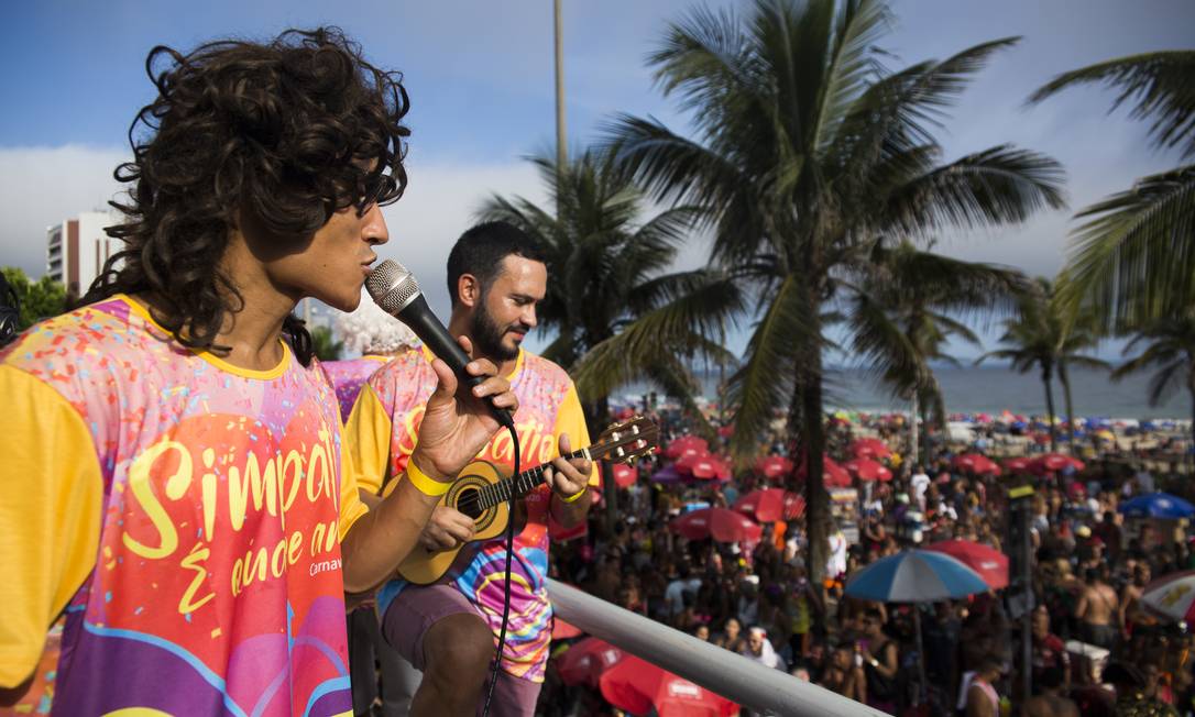 Simpatia é quase amor leva 150 mil foliões à Orla de Ipanema, segundo a Riotur Foto: Maria Isabel Oliveira / Agência O Globo
