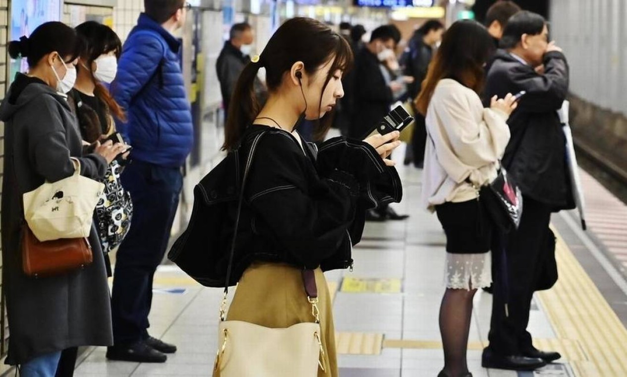 Metrô do Japão ganha aplicativo contra mão-boba de agressores sexuais