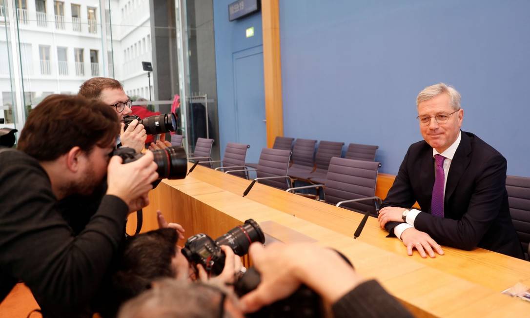 Norbert Roettgen durante entrevista coletiva na qual lançou sua candidatura à liderança da CDU Foto: MICHELE TANTUSSI / REUTERS