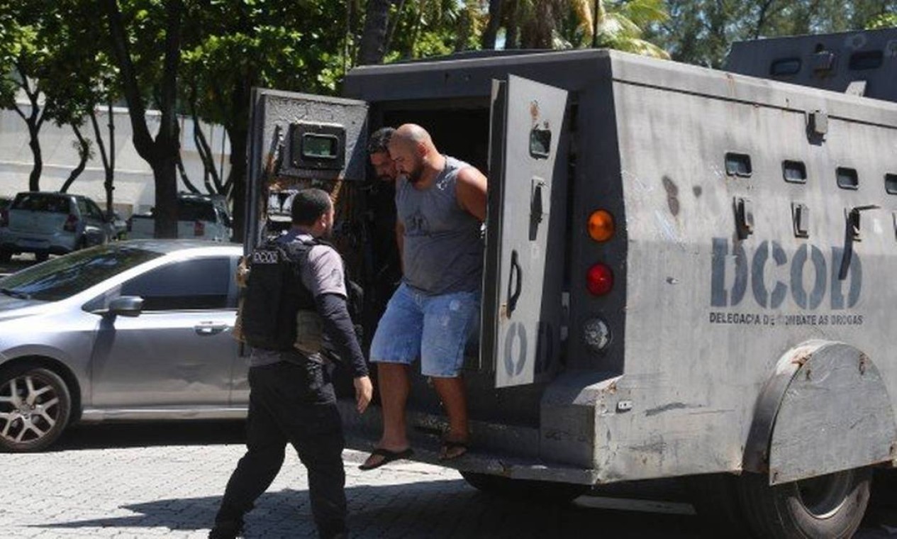 Números de homicídios e de roubos