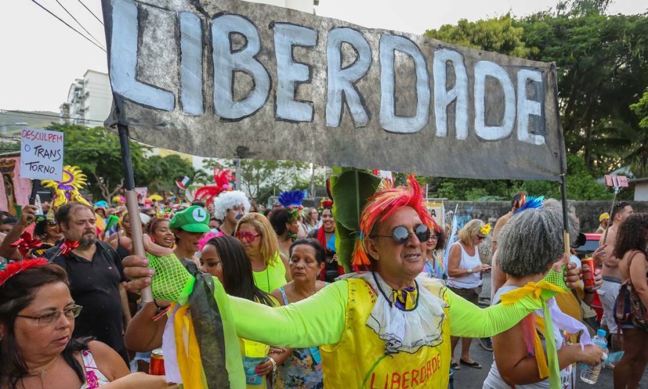 Cerca de 500 foliões acompanharam o cortejo do bloco, que comemora 20 anos de existência Foto: Fernando Maia / Riotur / Divulgação