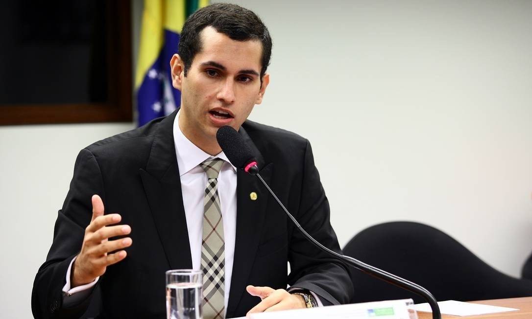 Os bilhões do relator: Domingos Neto terá mais poder do que seis ...