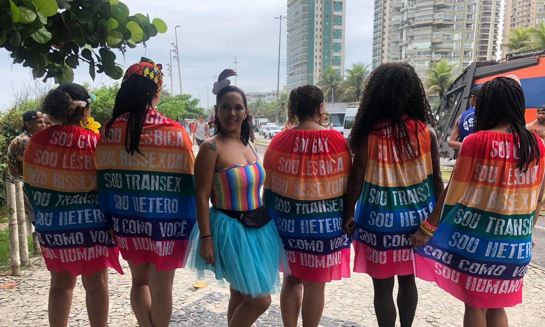 O grupo de amigas usou o carnaval como forma de protesto Foto: Pedro Medeiros / Agência O Globo