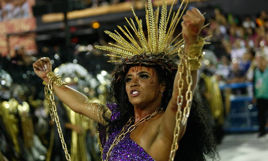 Resultado de imagem para carnaval carioca, a Mangueira fez um desfile 2020