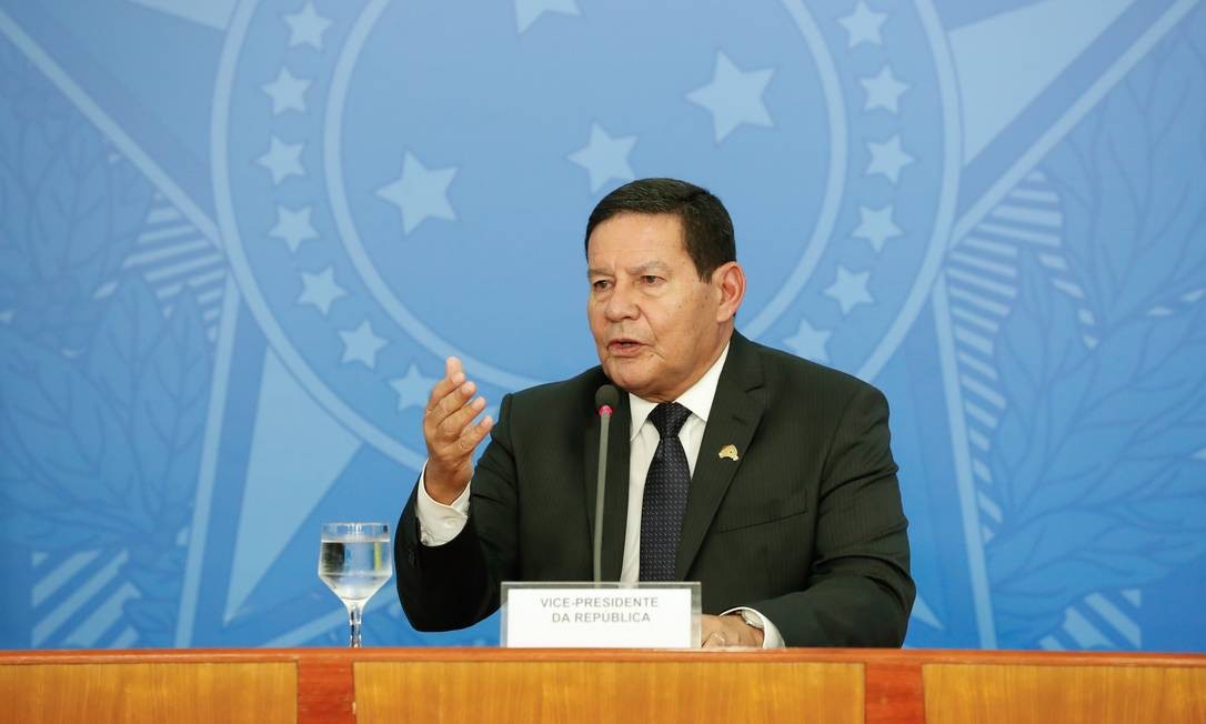 Mourão critica pedido de autópsia em Bebianno: 'Ridículo'