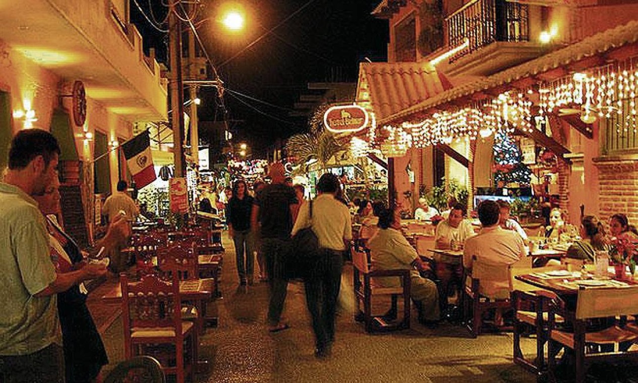 Avenida Hidalgo, em Isla Mujeres: centrinho é repleto de lojas e bons restaurantes Foto: Divulgação