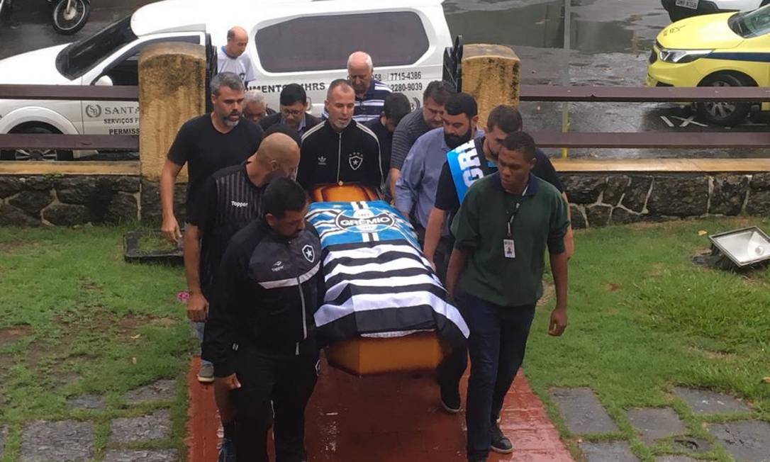 Corpo de Valdir Espinosa será enterrado no Rio de Janeiro