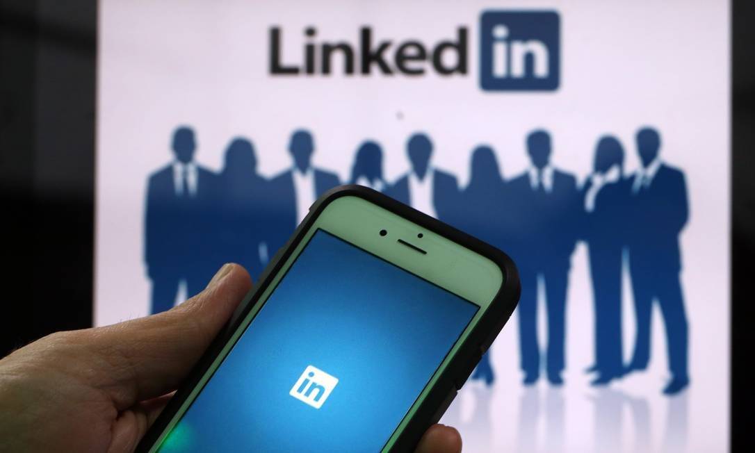 35 milhões de pessoas procuram emprego no LinkedIn toda semana Foto: Chris Ratcliffe/Bloomberg