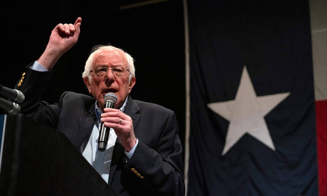 Bernie Sanders durante evento de campanha na cidade fronteiriça de El Paso, no Texas Foto: Paul Ratje / AFP / 22-02-2020