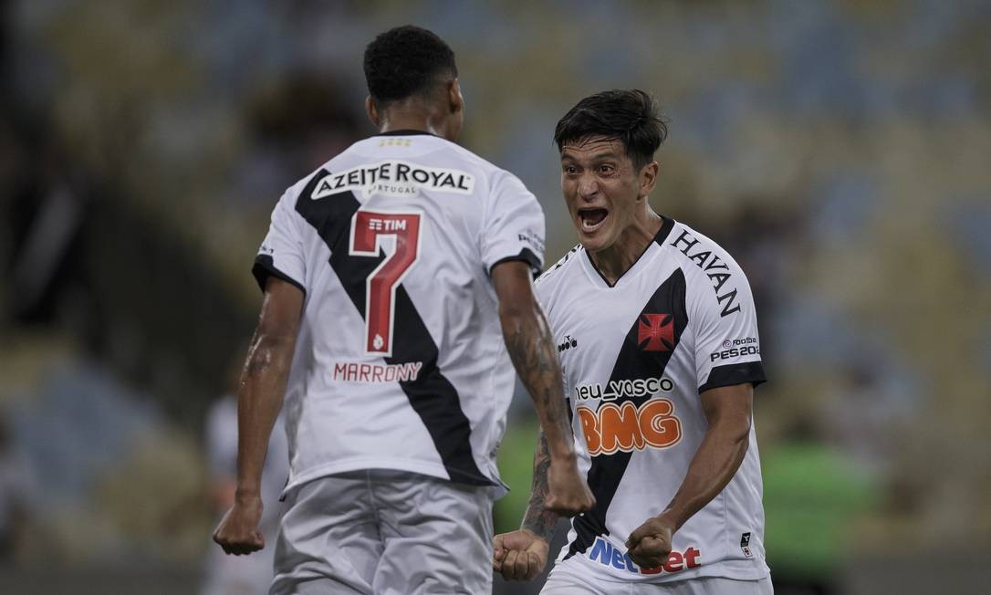 Vasco vence o ABC com gol de Cano Foto: Alexandre Cassiano / Agência O Globo