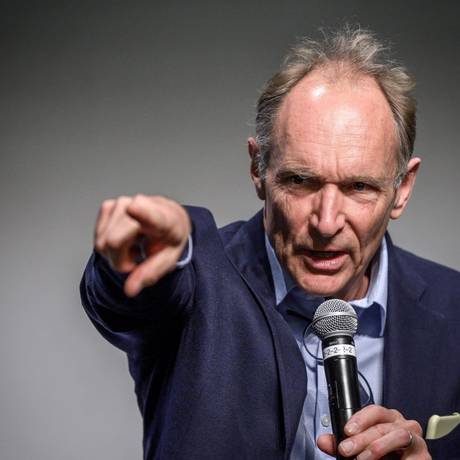 Tim Berners-Lee, criador da Internet Foto: FABRICE COFFRINI / AFP