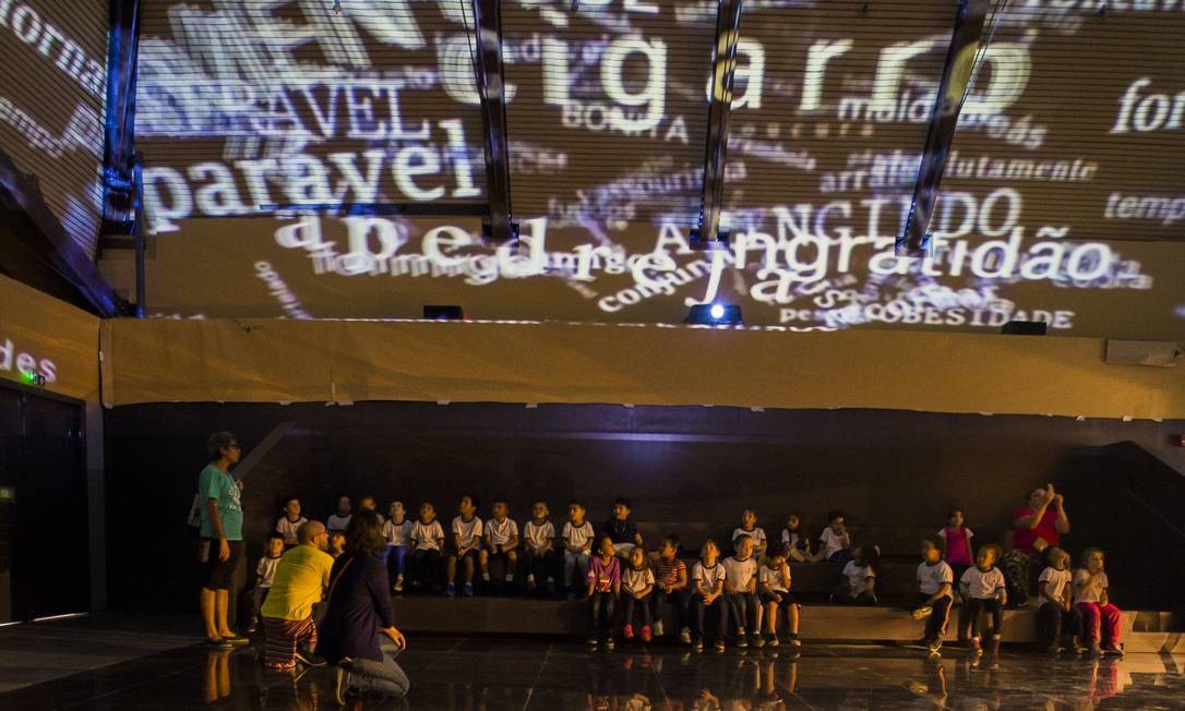 A "Praça da Língua", no Museu da Língua Portuguesa, em São Paulo, que passou por reformas após incêndio em 2015 Foto: Edilson Dantas / Agência O Globo