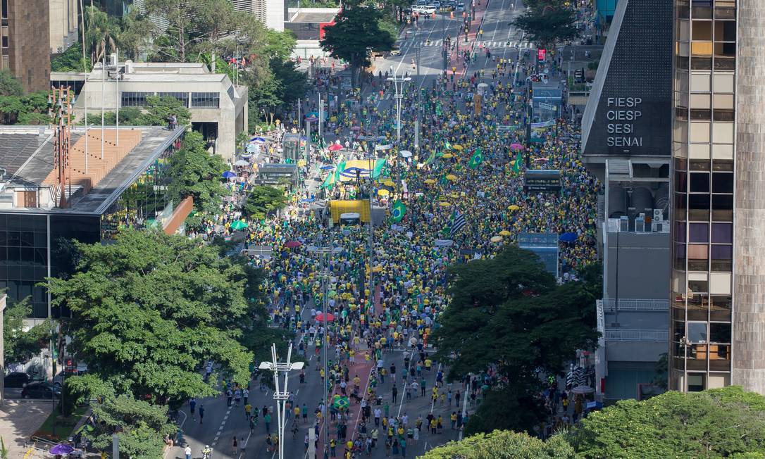 Manifestação pró-Bolsonaro na Avenida Paulitsa Foto: Edilson Dantas / Agência O Globo