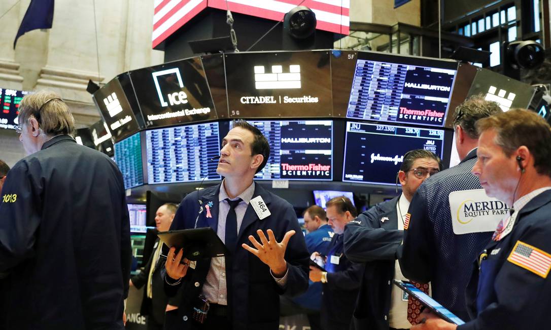Operadores de mercado da Bolsa de Nova York Foto: Lucas Jackson / Reuters