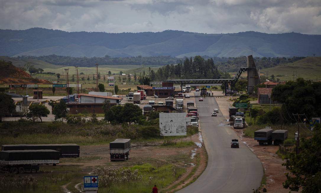 Fronteira entre o Brasil e a Venezuela, no município de Pacaraima (RR) Foto: Daniel Marenco / Agência O Globo