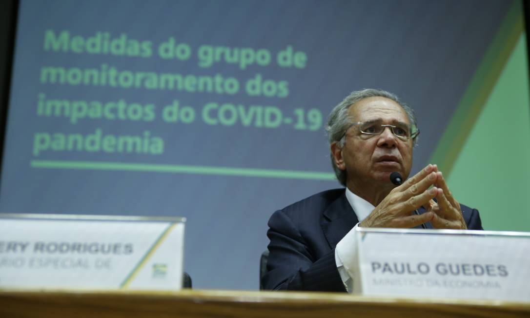 O ministro da Economia, Paulo Guedes, anuncia medidas para reduzir efeitos do coronavírus Foto: Albino Oliveira / Ministério da Economia