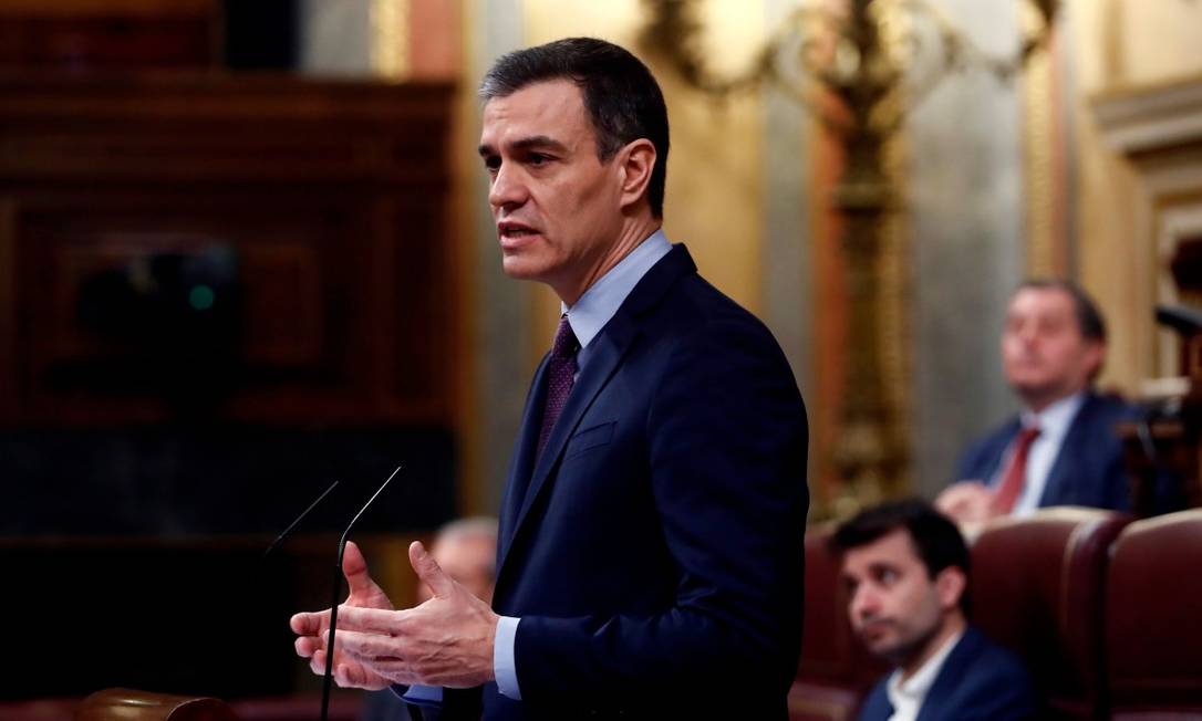 Pedro Sanchez no parlamento espanhol no dia 18 de março Foto: MARISCAL / AFP