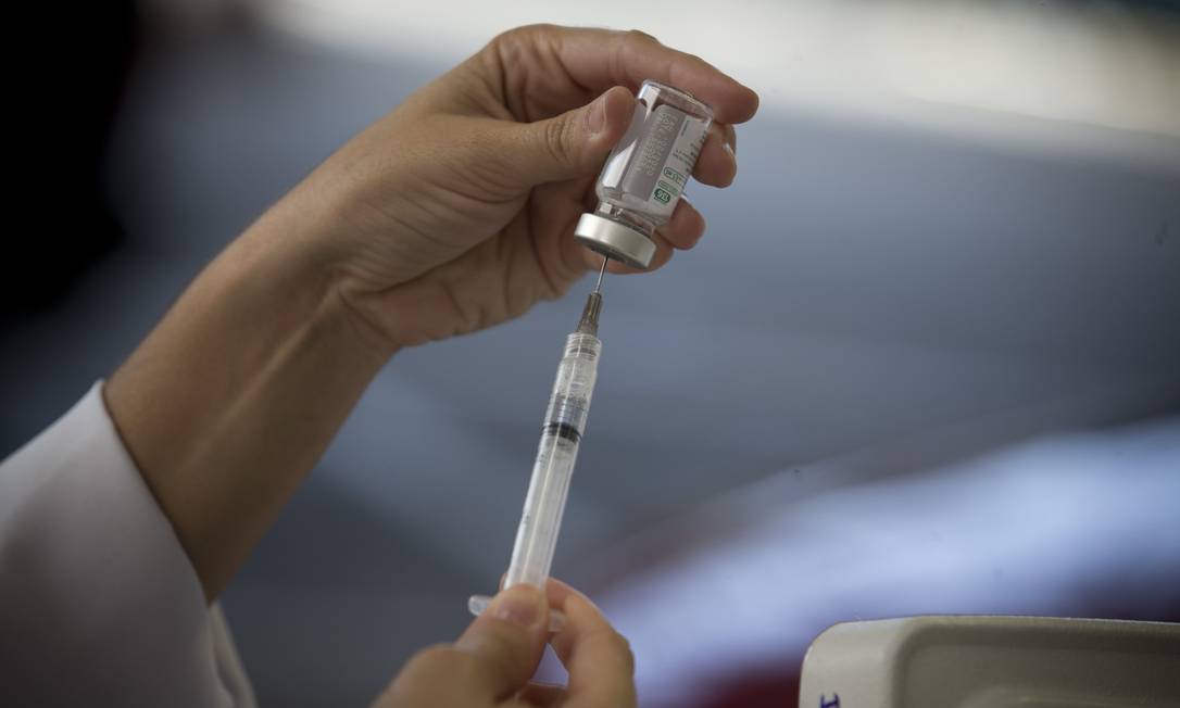Campanha de vacinação contra gripe começou nesta segunda-feira Foto: Márcia Foletto / Agência O Globo