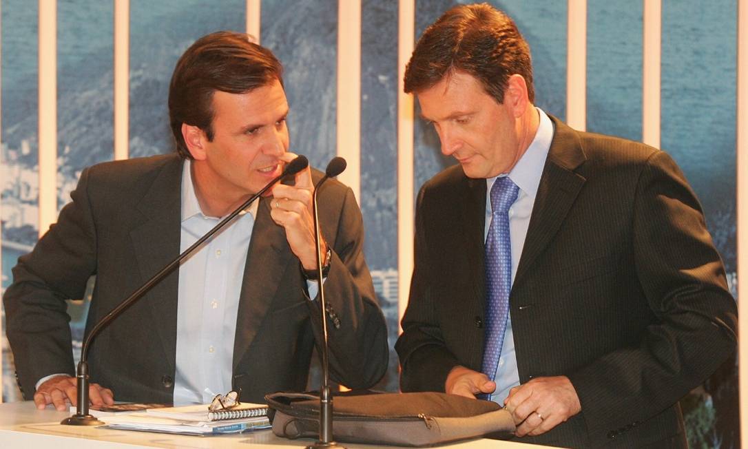 Eduardo Paes, ex-prefeito do Rio, e Marcelo Crivella, atual prefeito Foto: Reprodução