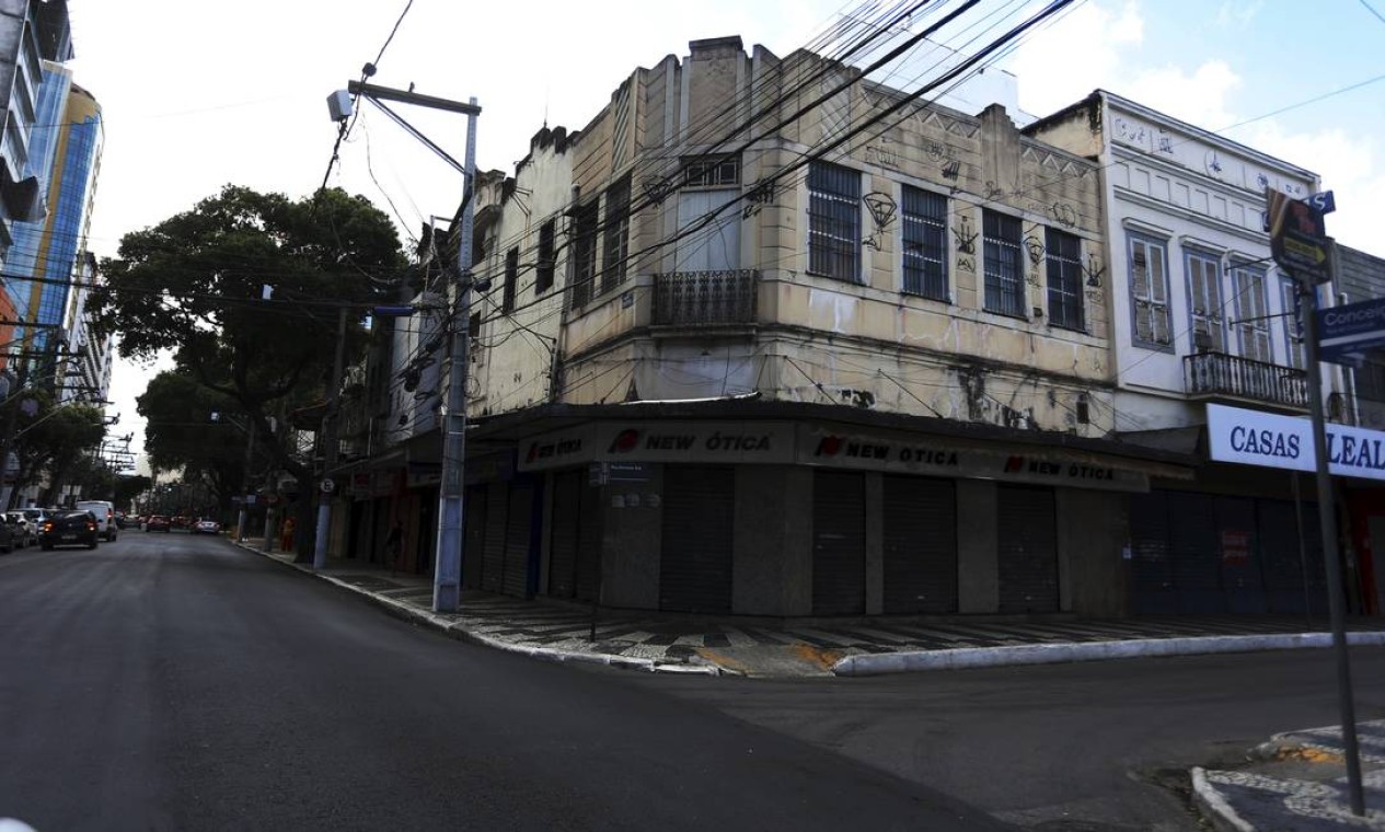 Lojas fechadas na Rua da Conceição, no Centro Foto: FABIANO ROCHA / Agência O Globo