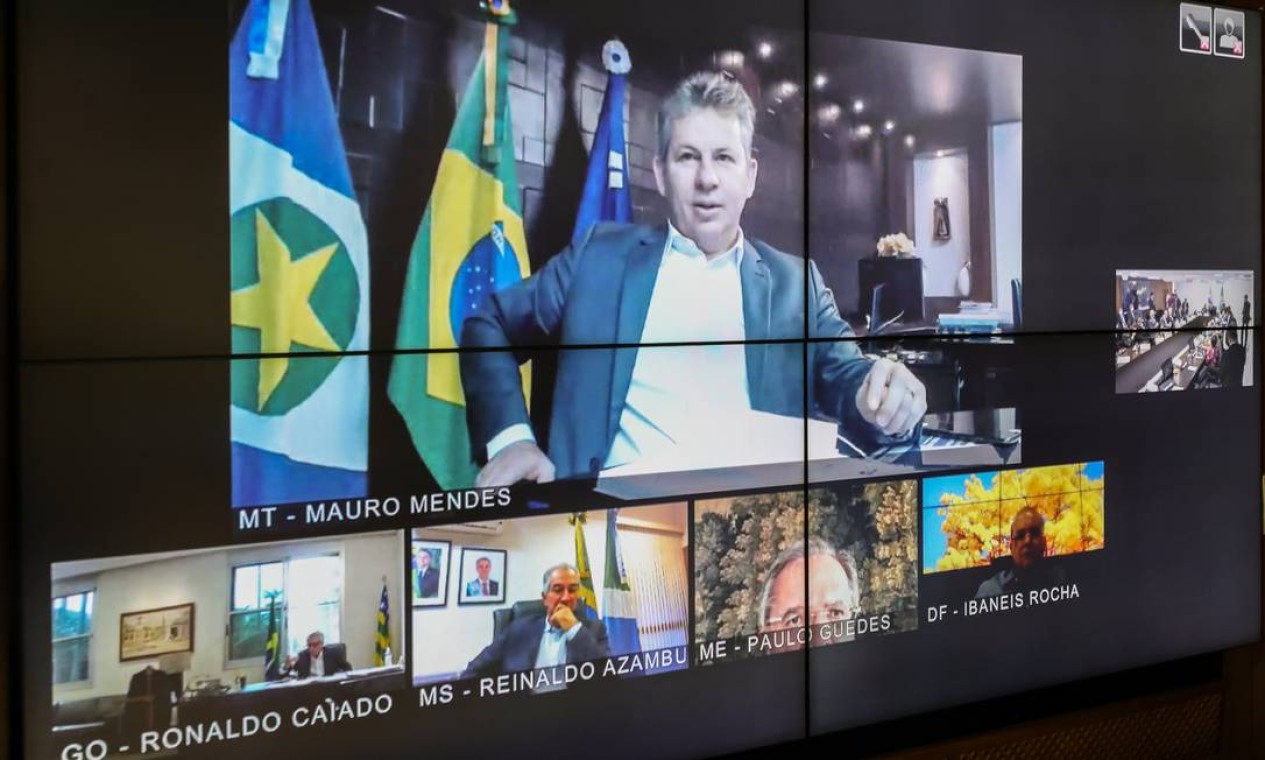Governadores do Centro-Oeste reunidos por videoconferência com o presidente Bolsonaro e seu ministros Foto: Marcos Corrêa / PR