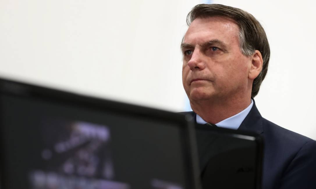 Pedido de impeachment de Bolsonaro perto de 700 mil assinaturas