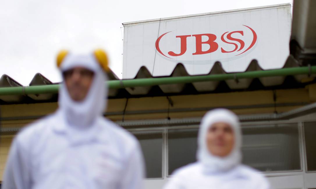 A JBS teve lucro líquido de R$ 2,4 bilhões no último trimestre do ano passado Foto: Ueslei Marcelino / REUTERS