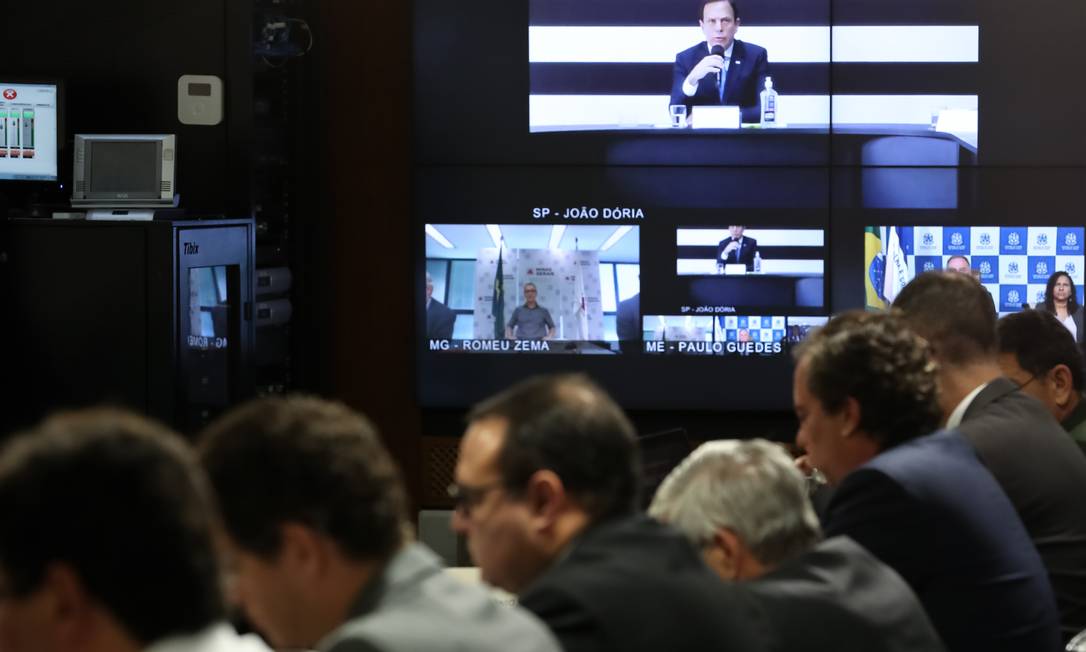 Ministro General Heleno em videoconferência do presidente com governadores Foto: Marcos Corrêa/PR