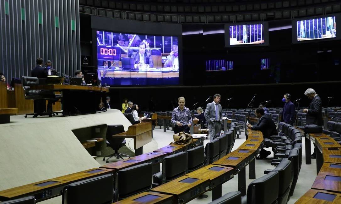 Câmara durante a pandemia: sessão virtual e apenas líderes no plenário Foto: Divulgação 