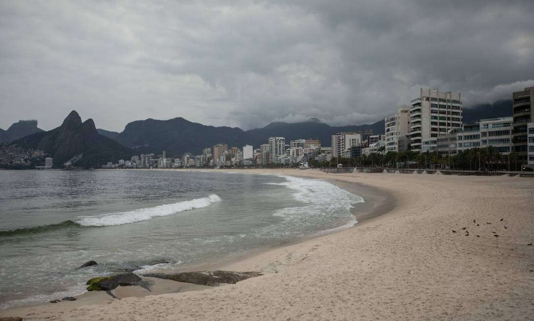 Praia de Ipanema, na Zona Sul do Rio Foto: BRENNO CARVALHO / Agência O Globo