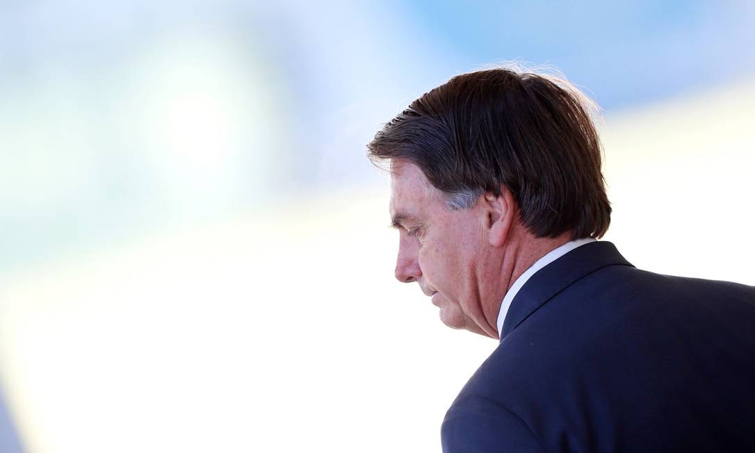 Bolsonaro diz que vai usar caneta contra pessoas de seu governo que 'estão se achando' e viraram 'estrelas'