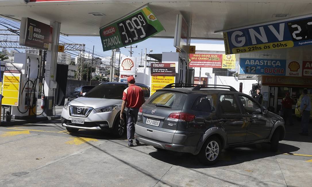 Posto de gasolina no Rio. Foto: Antonio Scorza / Agência O Globo