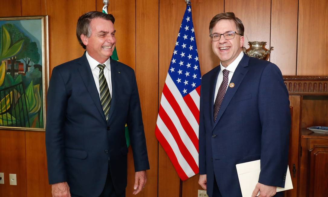 Apresentação da carta credencial do novo embaixador dos EUA, Todd Chapman ao presidente Jair Bolsonaro. Foto: Alan Santos / Agência O Globo / 6-4-2020