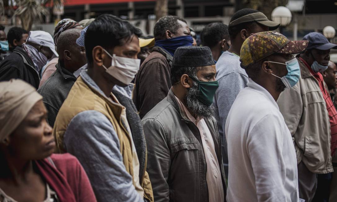 Na África, o novo coronavírus está se espalhando rapidamente, alertou a OMS Foto: Marco Longari / AFP