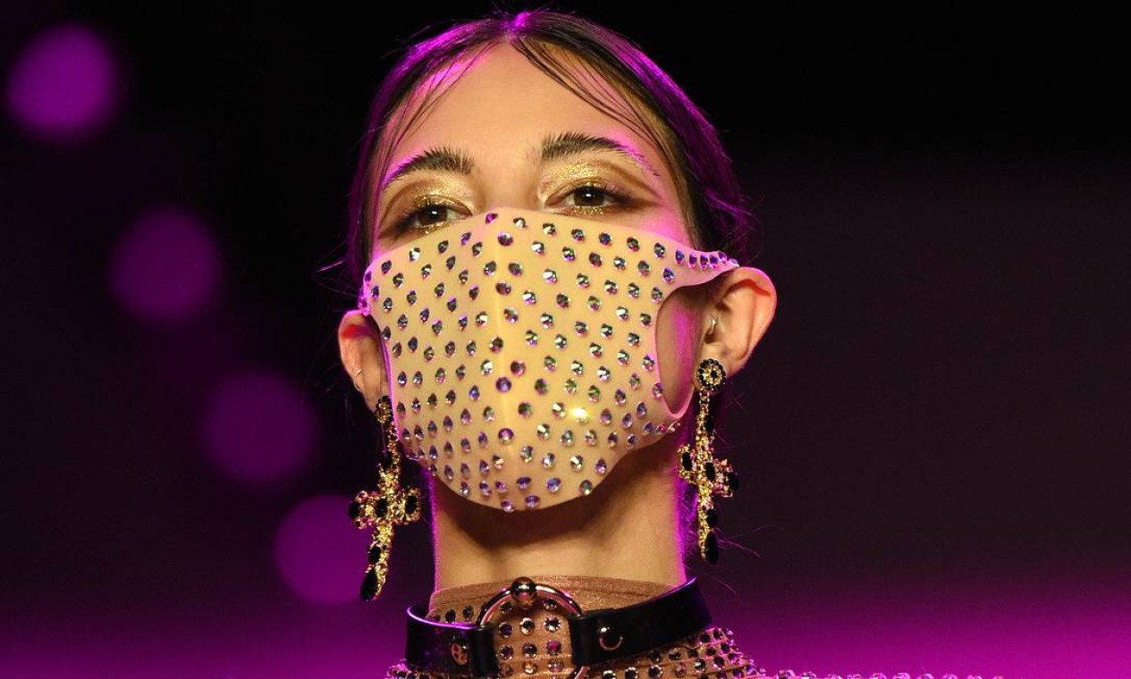 Indústria fashion incentiva o uso das máscaras com vendas e doações ...